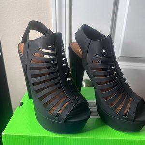 Speed Limit 98 Burgundy Strappy Heels- 5.5” Heels- Size 10